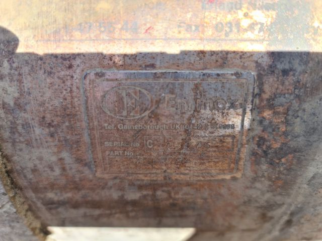 750820-3 Stool with Eminox exhaust purification + trolley and washbasin