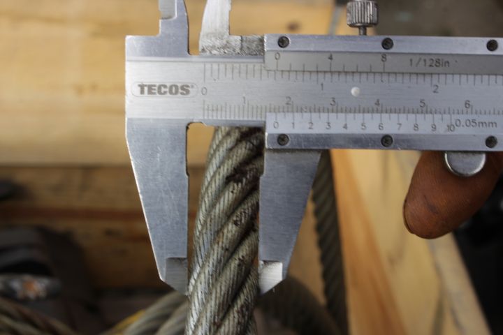 823324-3 2 st Vinschar Sepson ca 12 ton, 2 st vajrar ca 45m st