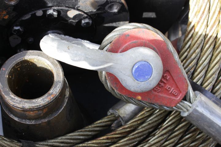 823324-5 2 st Vinschar Sepson ca 12 ton, 2 st vajrar ca 45m st