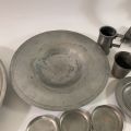 712004-7 Collection of pewter objects
