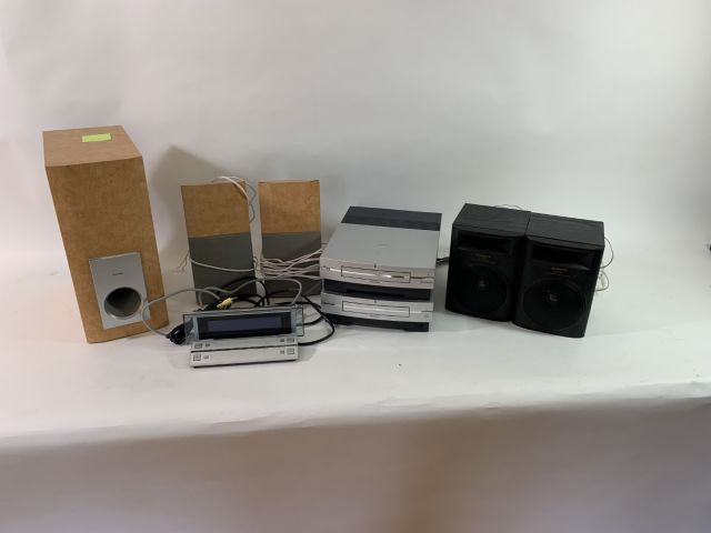 712018-1 Pioneer sound system