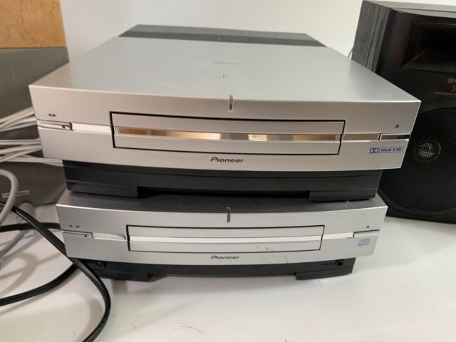 712018-3 Pioneer sound system