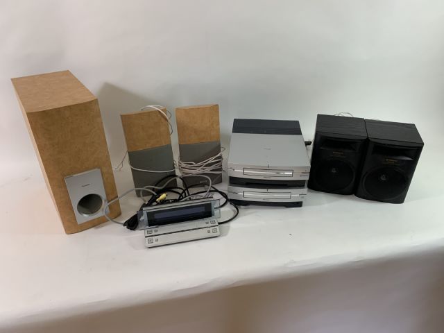 712018-6 Pioneer sound system