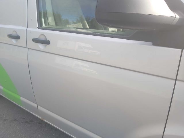 753930-29 VW Transporter T5 2.0 TDI  DNG091 -10