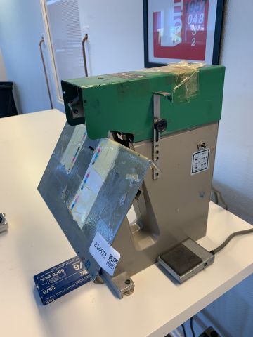 814671-3 Edge stapler