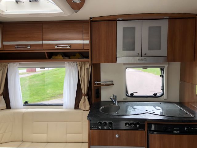 825161-28 DETHLEFFS Nomad 500 DB 80 -2011