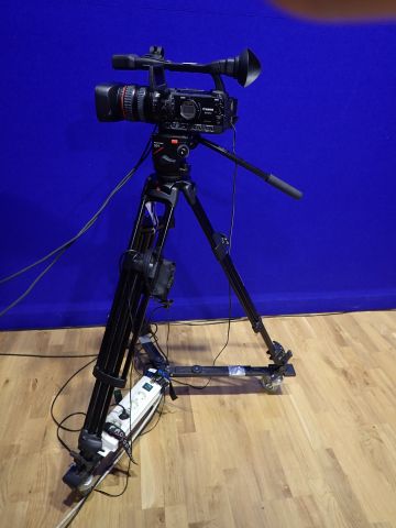825325-6 Canon XHA1 S film camera