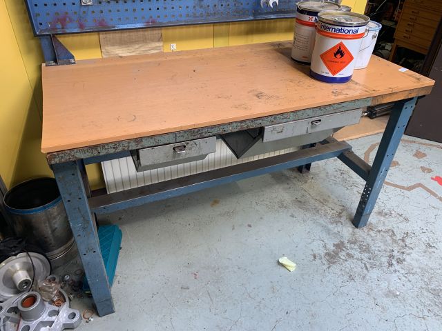 812530-3 Workbench with painting