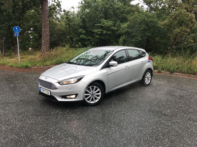 825530-1 Ford Focus 1.0 EcoBoost 5dr (100hp) - 2017, YNM186