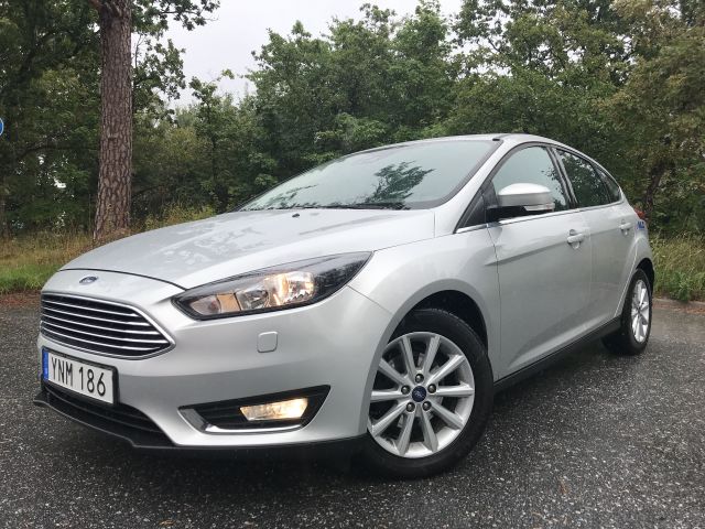 825530-2 Ford Focus 1.0 EcoBoost 5dr (100hp) - 2017, YNM186
