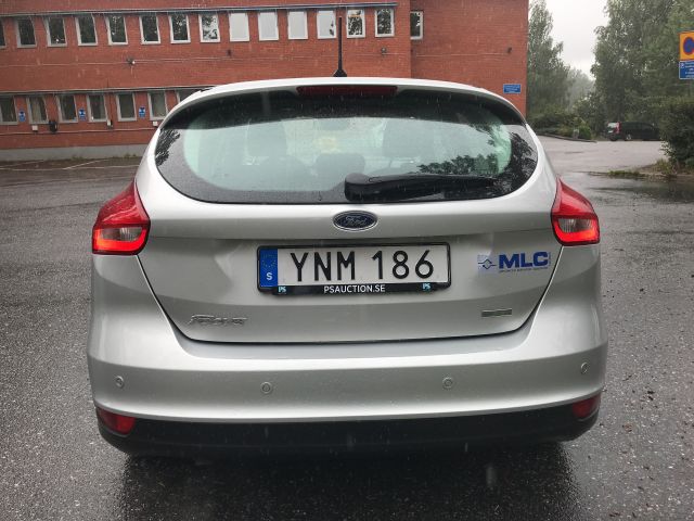 825530-5 Ford Focus 1.0 EcoBoost 5dr (100hp) - 2017, YNM186