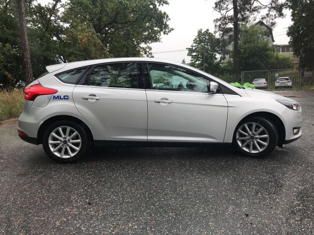 825530-7 Ford Focus 1.0 EcoBoost 5dr (100hp) - 2017, YNM186