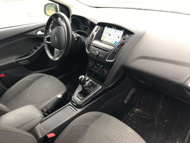 825530-14 Ford Focus 1.0 EcoBoost 5dr (100hp) - 2017, YNM186