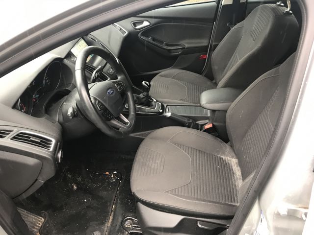 825530-18 Ford Focus 1.0 EcoBoost 5dr (100hp) - 2017, YNM186
