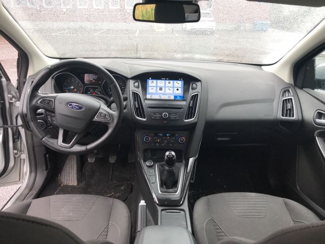 825530-20 Ford Focus 1.0 EcoBoost 5dr (100hp) - 2017, YNM186