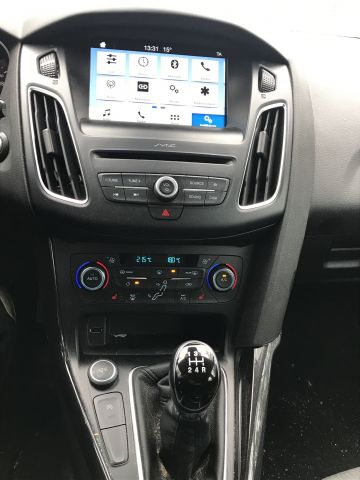 825530-26 Ford Focus 1.0 EcoBoost 5dr (100hp) - 2017, YNM186