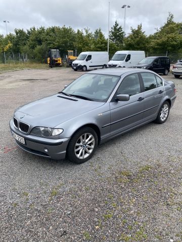 826570-1 BMW 318i sedan - 2004