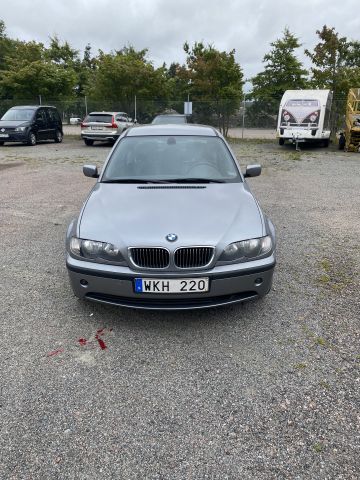 826570-2 BMW 318i sedan - 2004