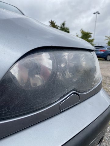 826570-10 BMW 318i sedan - 2004