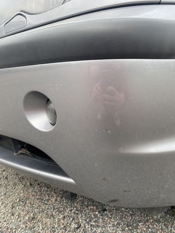 826570-11 BMW 318i sedan - 2004