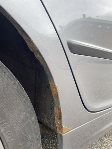 826570-15 BMW 318i sedan - 2004