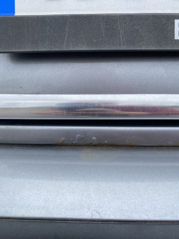 826570-20 BMW 318i sedan - 2004