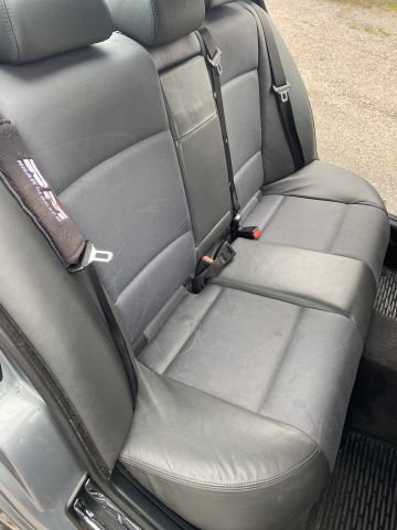 826570-32 BMW 318i sedan - 2004