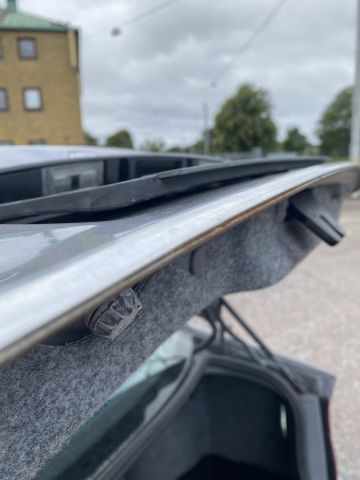 826570-34 BMW 318i sedan - 2004