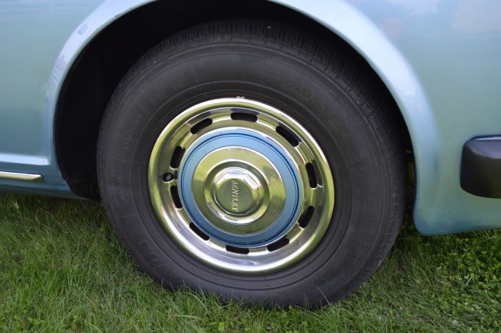 779049-12 Bentley Mulsanne 6.7L V8 201 hp -1981