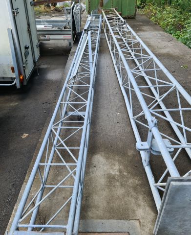 762618-4 Crane winch and junction box for electricity