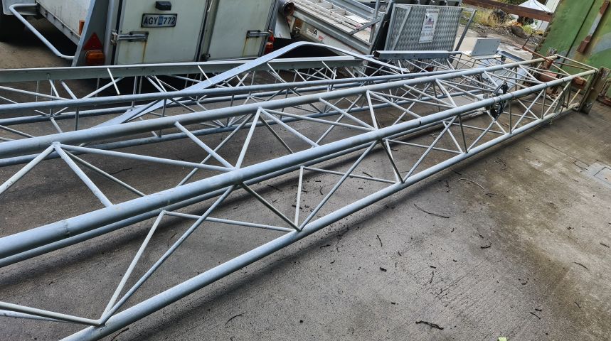 762618-5 Crane winch and junction box for electricity