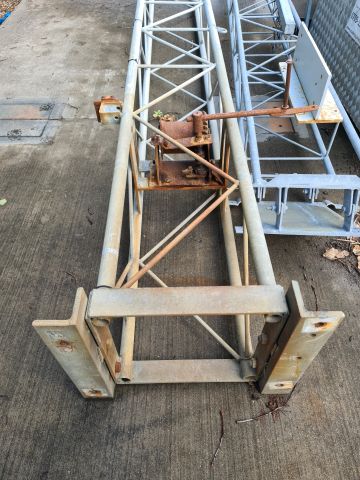 762618-10 Crane winch and junction box for electricity