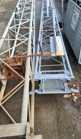 762618-11 Crane winch and junction box for electricity