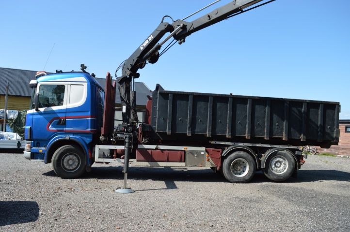 779067-2 Load changer with crane Scania R 124GB 6X2 463 hp -2002 with flatbed