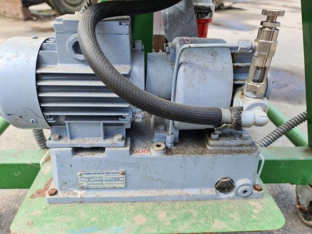 762622-6 Reversible work table for the printing industry