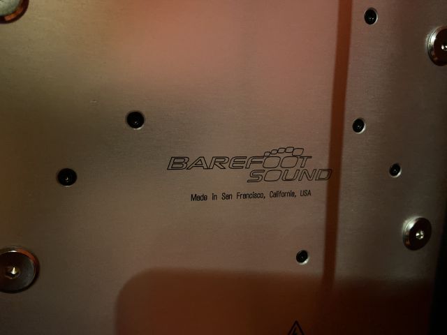 808223-6 2 monitors, Barefoot Micromain 35