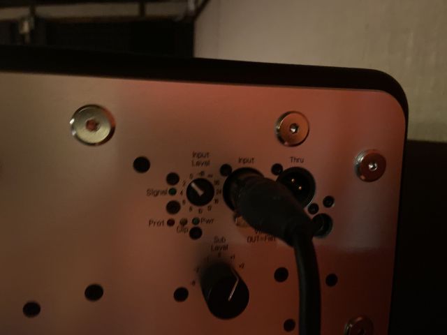 808223-7 2 monitors, Barefoot Micromain 35