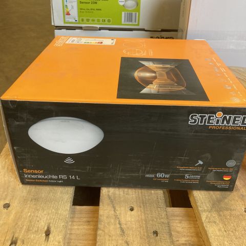 829512-2 Assortment with lighting fixtures Steinel, Unilamp etc