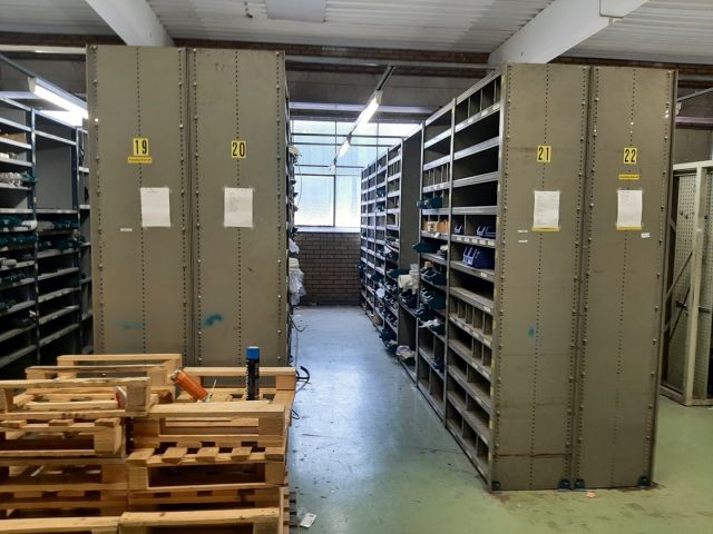 760197-1 Sheet metal shelves 24 sections