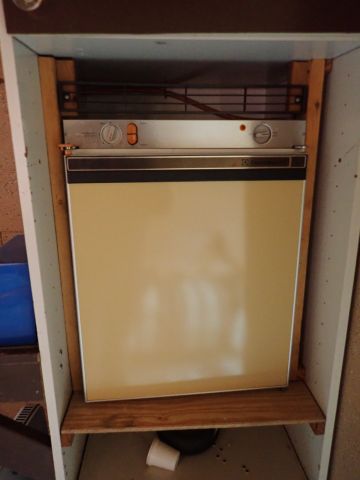 617728-48 Work barracks on wheels