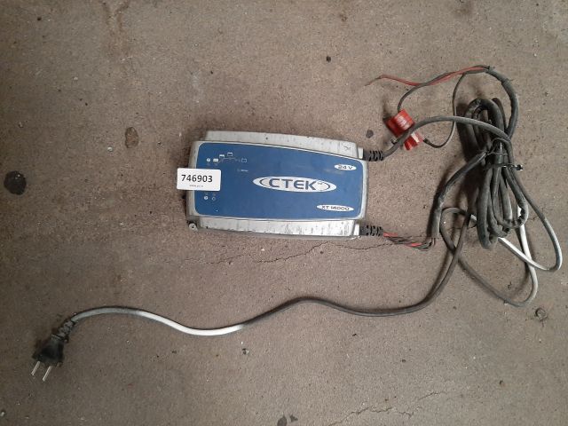 746903-1 Battery charger - CTEK XT 14000