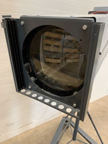 831490-8 Headlight Unispot HZU-208