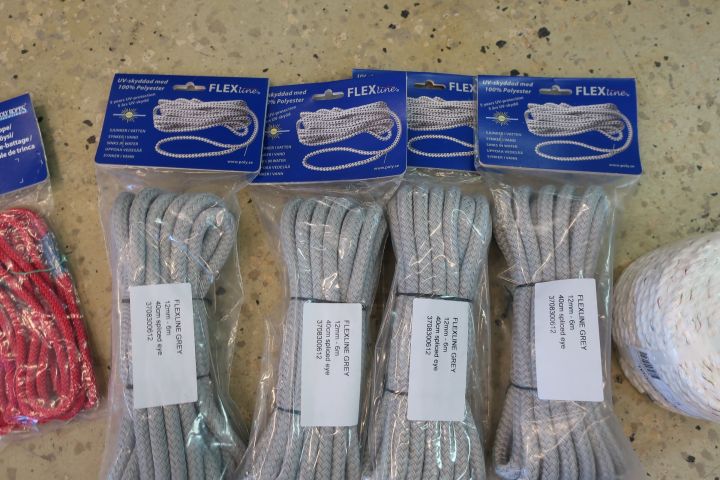 793678-5 Draggankare and various tamp