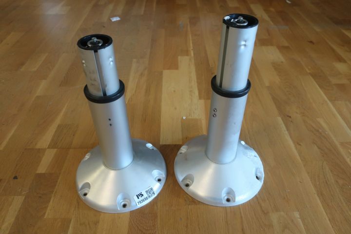 793698-1 2 gas-cushioned chair racks for boat