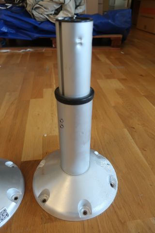 793698-4 2 gas-cushioned chair racks for boat