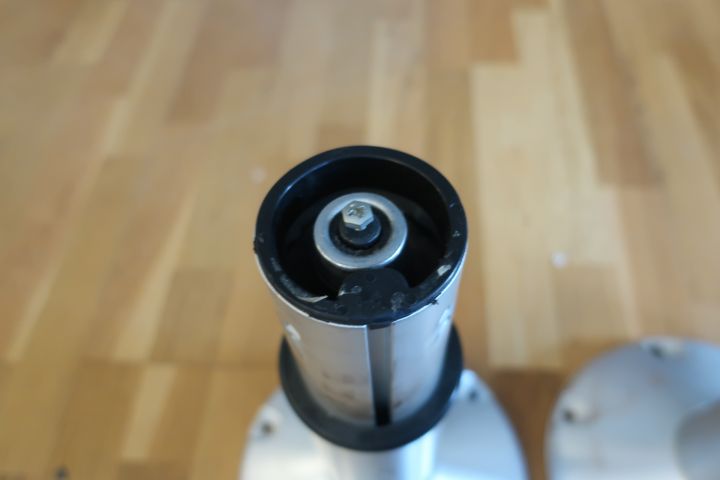 793698-7 2 gas-cushioned chair racks for boat