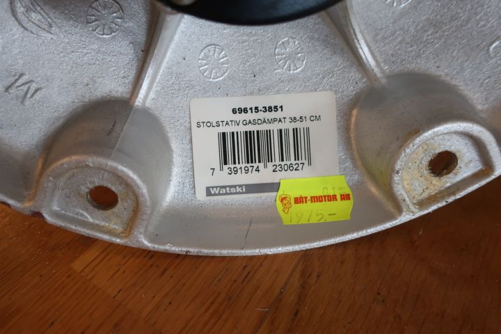 793698-8 2 gas-cushioned chair racks for boat