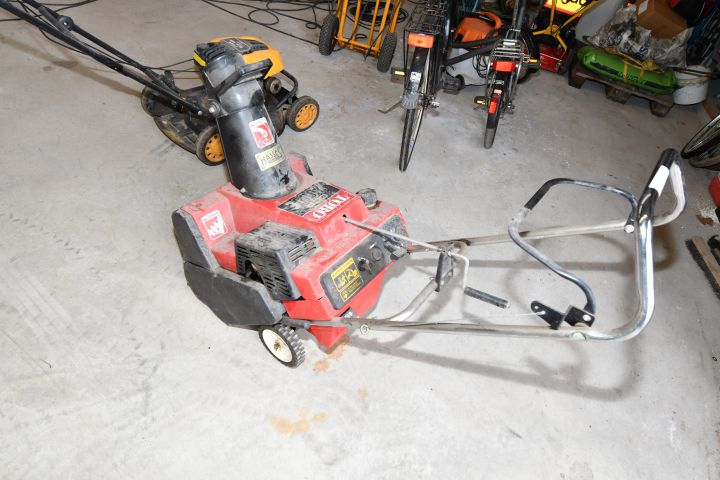 819725-1 Snow thrower TORO CCR 2000E