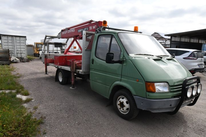 819745-3 Ford Transit 190 L with crane, 1989, 76 hp
