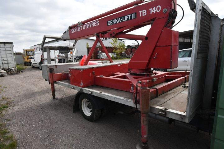 819745-5 Ford Transit 190 L with crane, 1989, 76 hp